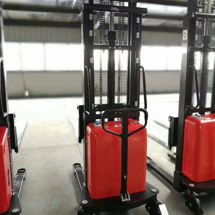 Empilhador semielétrico